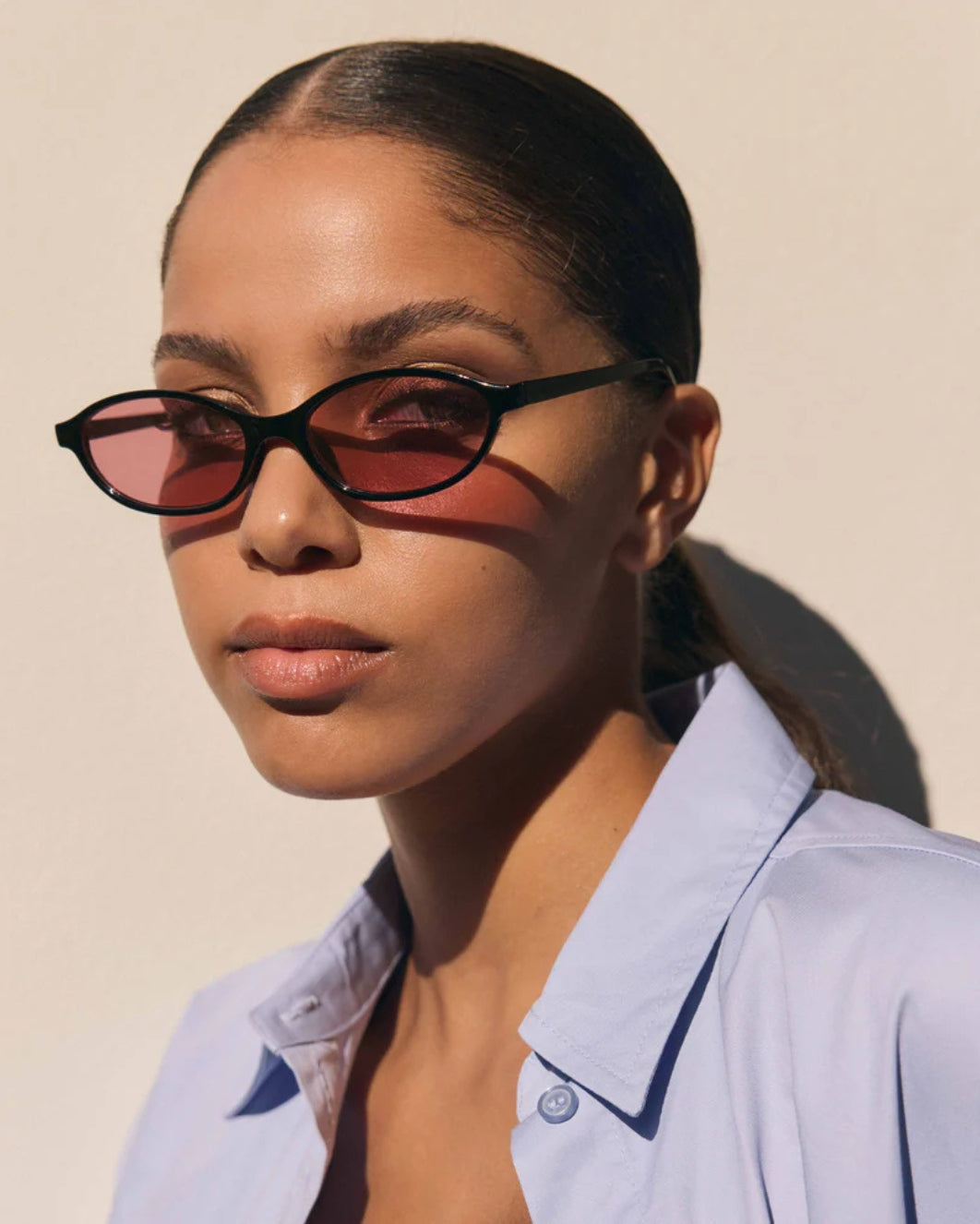 AIRE Earthshine - Black Burgundy Mono