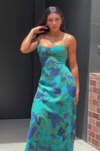 Load and play video in Gallery viewer, Methyr Maxi Dress - Green
